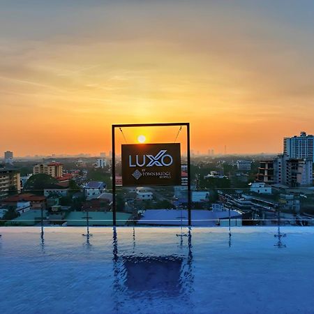 Luxo Kochi酒店 外观 照片